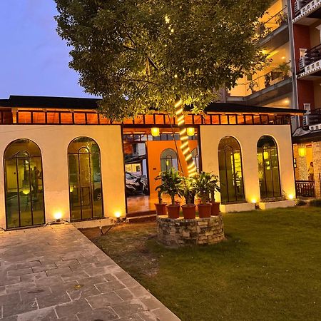 Bodhi Suites Boutique Hotel And Spa Pokhara Buitenkant foto
