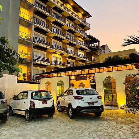 Bodhi Suites Boutique Hotel And Spa Pokhara Buitenkant foto