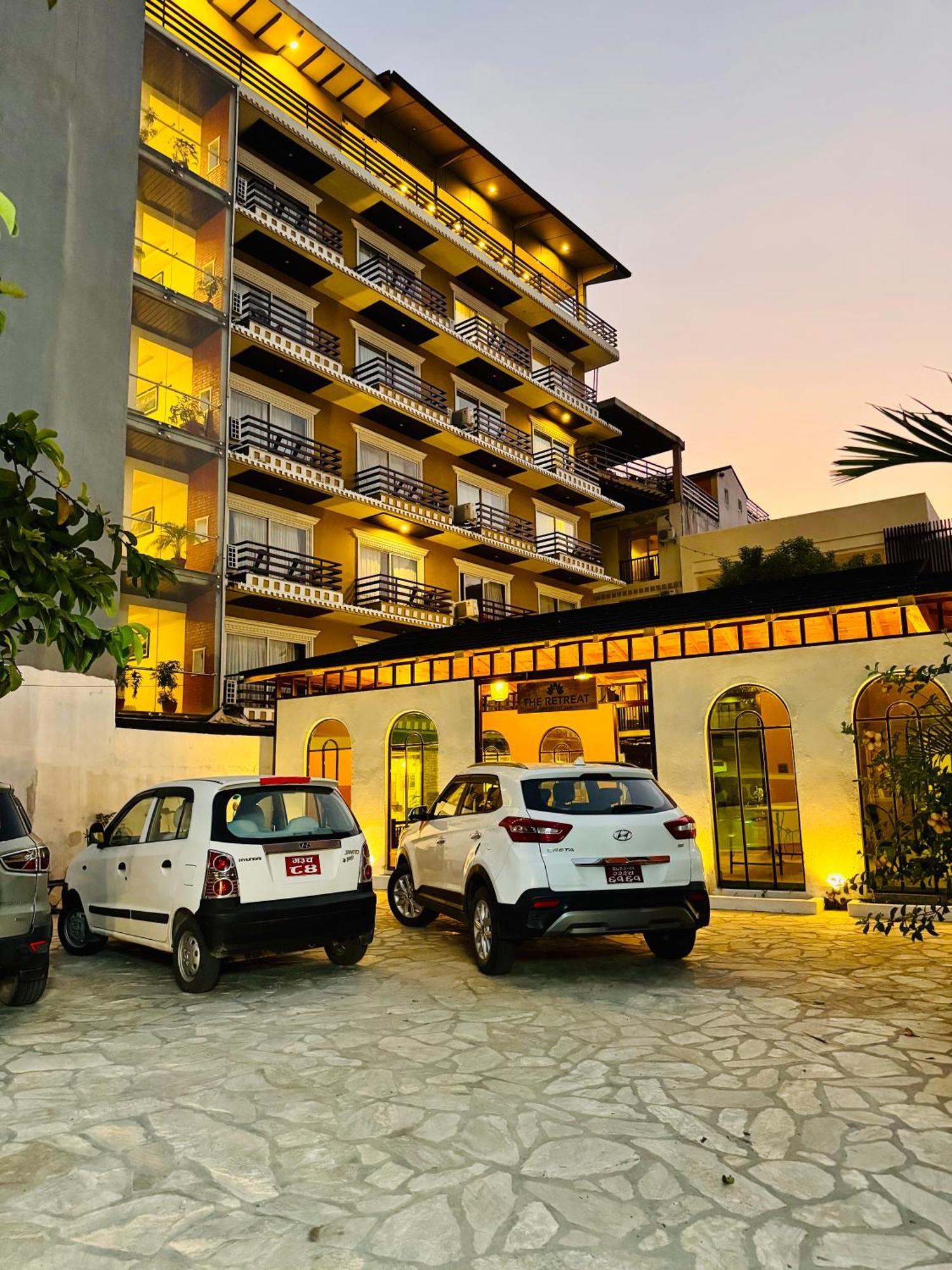 Bodhi Suites Boutique Hotel And Spa Pokhara Buitenkant foto