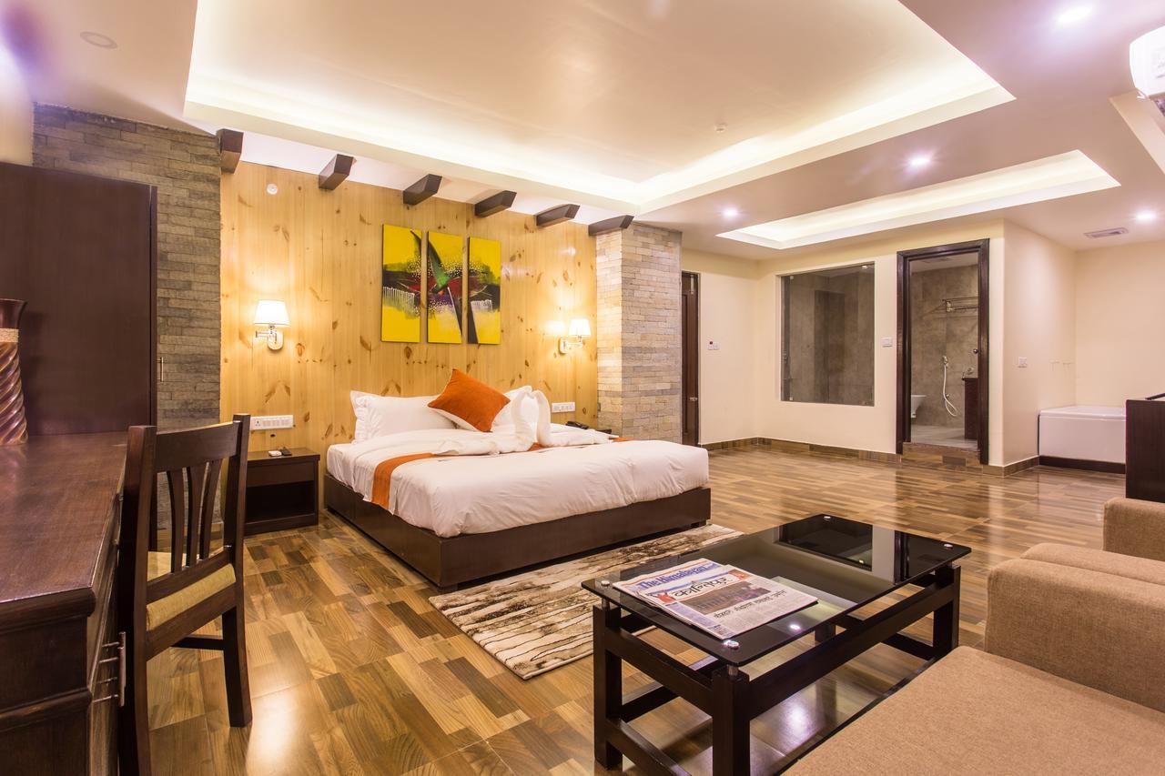 Bodhi Suites Boutique Hotel And Spa Pokhara Buitenkant foto