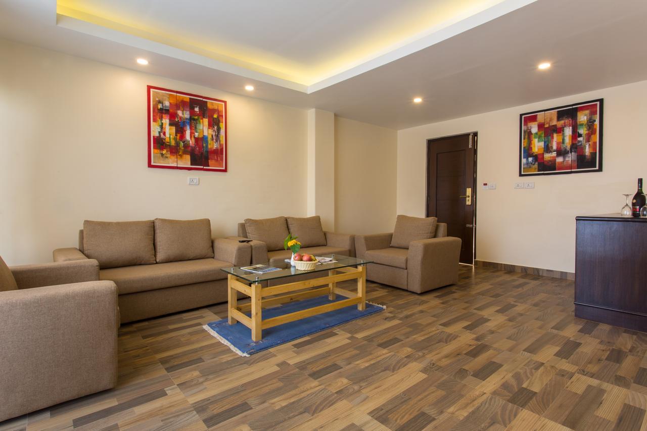 Bodhi Suites Boutique Hotel And Spa Pokhara Buitenkant foto
