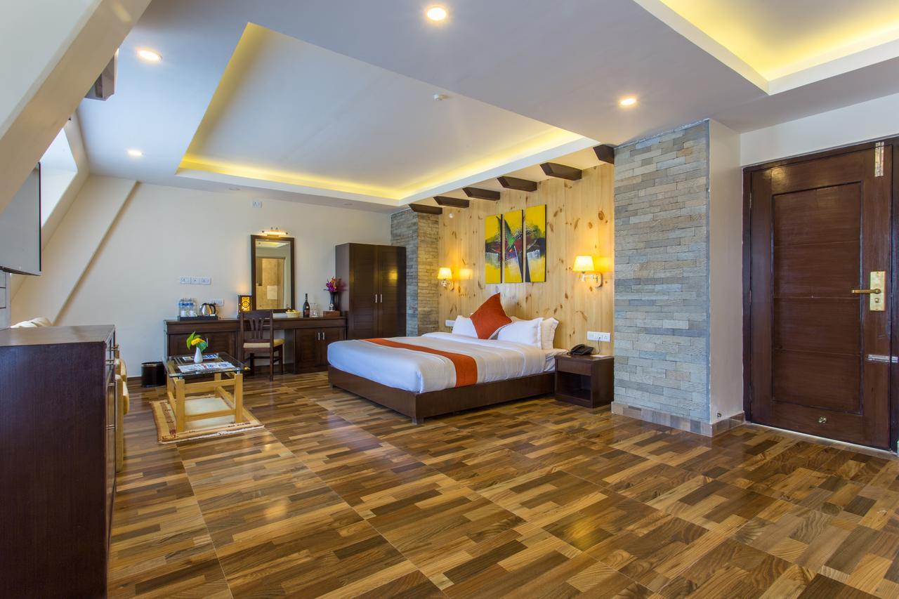 Bodhi Suites Boutique Hotel And Spa Pokhara Buitenkant foto