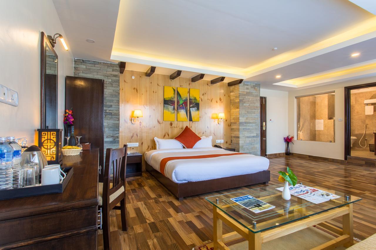 Bodhi Suites Boutique Hotel And Spa Pokhara Buitenkant foto