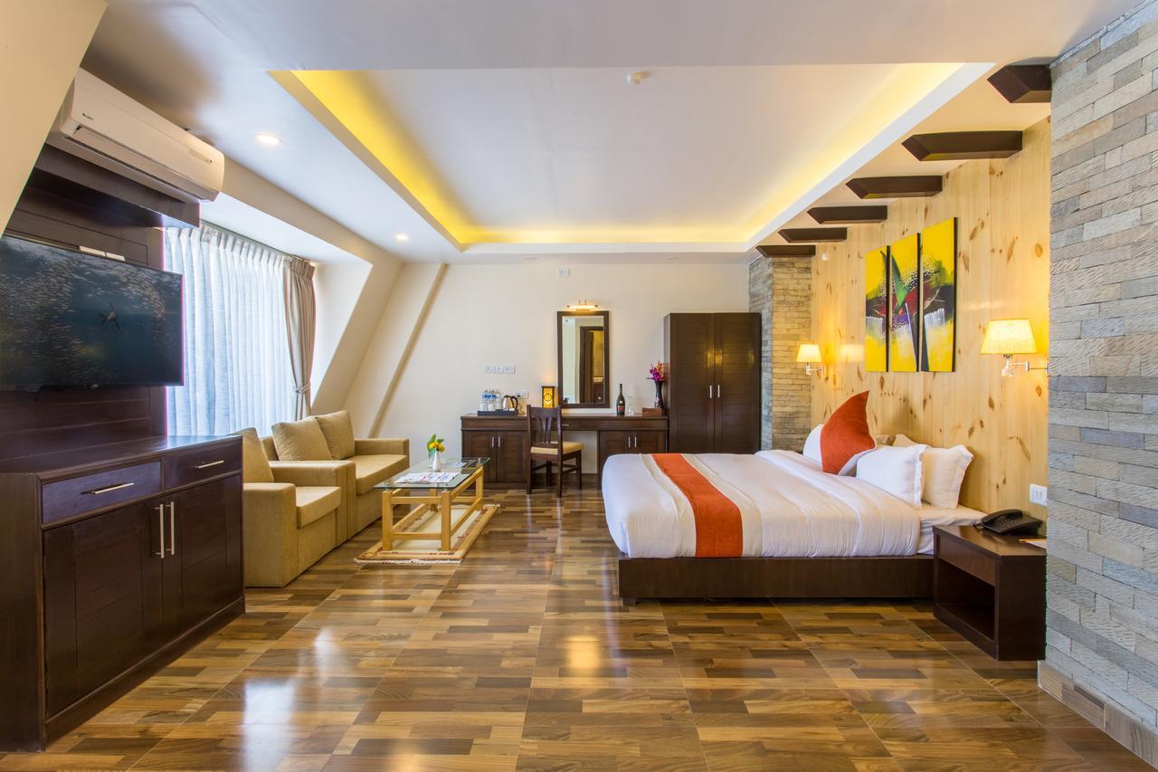 Bodhi Suites Boutique Hotel And Spa Pokhara Buitenkant foto